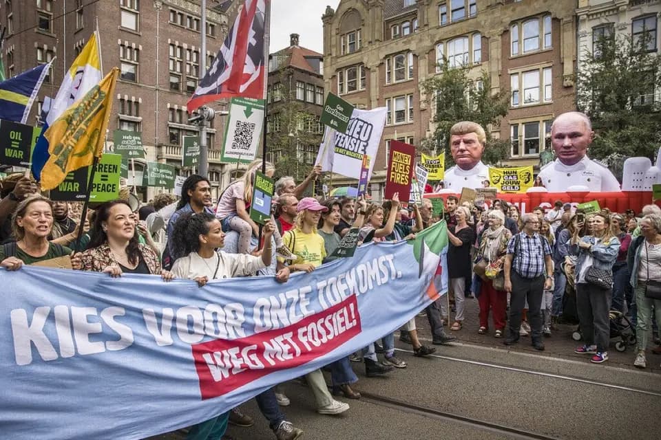 A climate march without plastic: banners in Hemptex®